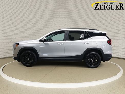 Used 2022 GMC Terrain SLE w/ Driver Convenience Package image 8