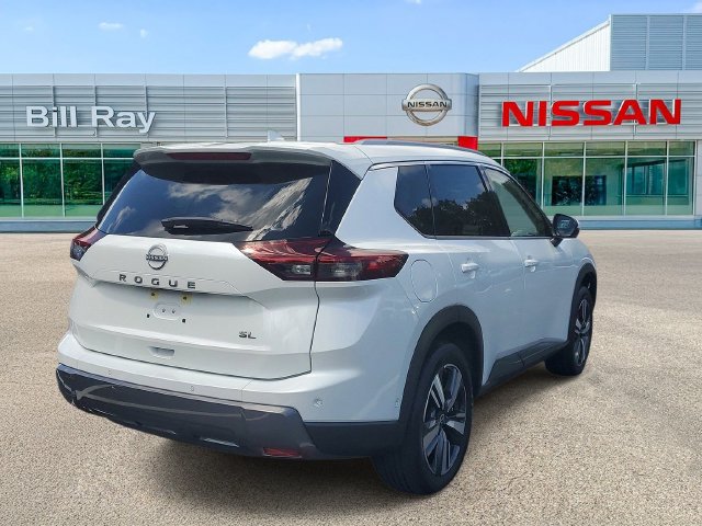 Used 2025 Nissan Rogue SL w/ SL Premium Package FWD image 5