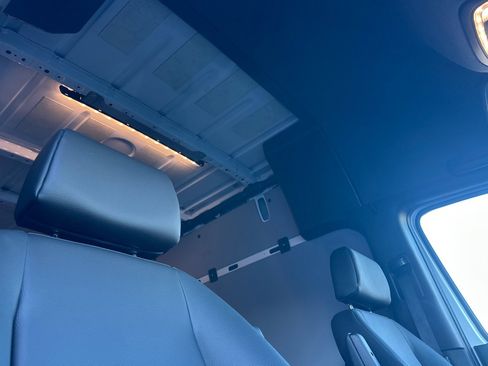 Used 2025 Mercedes-Benz Sprinter 2500 image 16