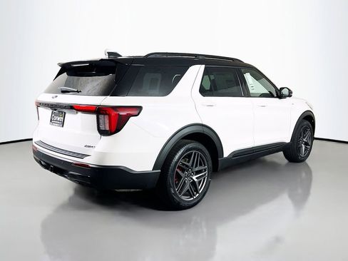 New 2026 Ford Explorer ST-Line w/ ST-Line Street Pack image 16