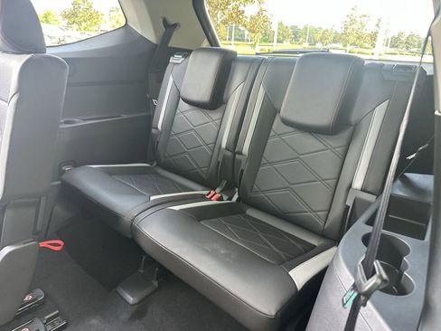 New 2025 Volkswagen Atlas Peak Edition SE image 24