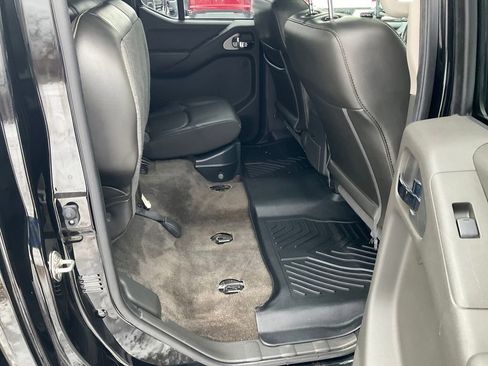 Used 2017 Nissan Frontier PRO-4X w/ Pro-4x Luxury Package image 27