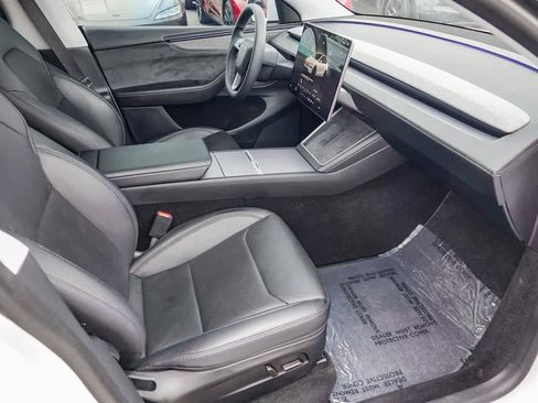 Used 2026 Tesla Model Y 2WD image 14