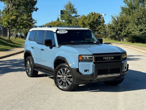 Used 2024 Toyota Land Cruiser image 2