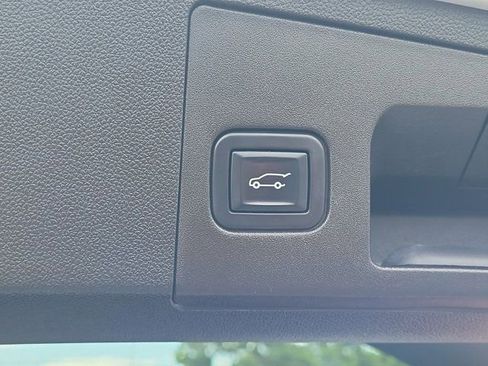 Used 2023 Cadillac XT4 Luxury FWD image 13