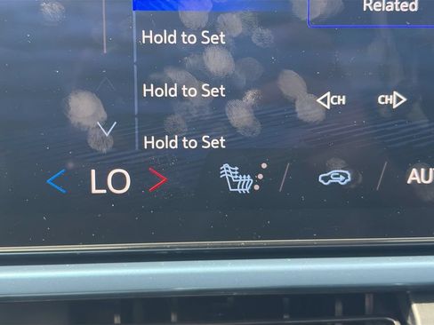 Used 2024 Chevrolet Equinox EV LT w/ LPO, Trailering Package FWD image 22