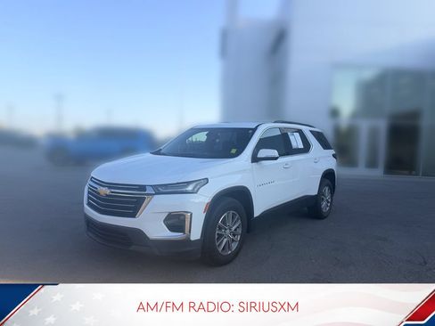Used 2023 Chevrolet Traverse LT FWD image 2