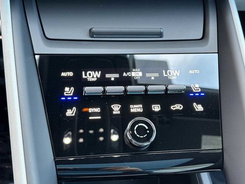 New 2026 Porsche Macan Electric image 21