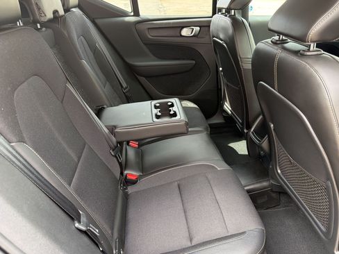 Used 2020 Volvo XC40 T4 Momentum FWD image 25