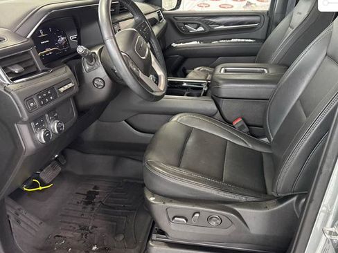 Used 2024 GMC Yukon XL Denali image 3