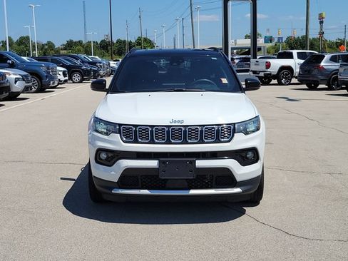 Used 2024 Jeep Compass Limited AWD/4WD image 2