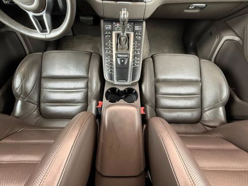 Used 2016 Porsche Macan Turbo image 46