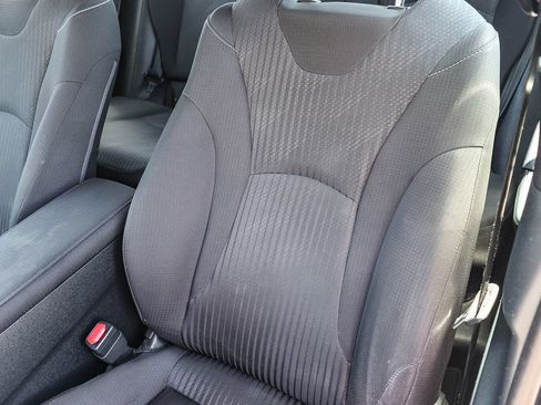 Used 2021 Toyota Prius Prime LE w/ Carpet Mat Package (TMS) FWD image 31