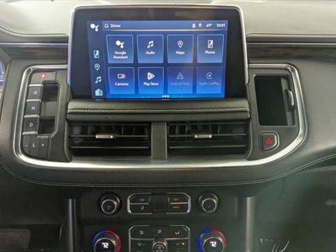 Used 2023 Chevrolet Suburban Premier image 30