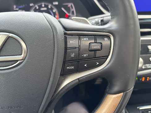 Used 2024 Lexus ES 350 Luxury w/ Accessory Package (Z1) image 20