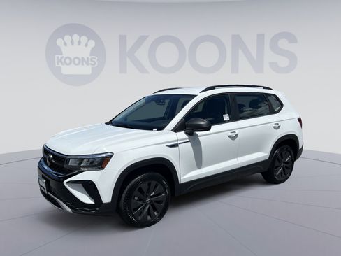 Used 2024 Volkswagen Taos S FWD image 1