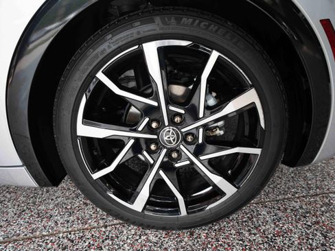 Certified 2026 Toyota Prius Plug-In Hybrid FWD image 29