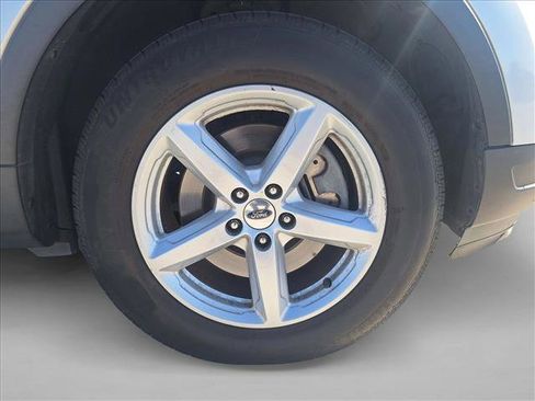 Used 2019 Ford Explorer XLT image 22