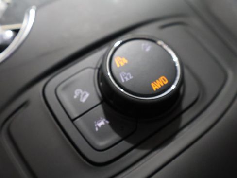 Used 2024 GMC Terrain SLE image 31