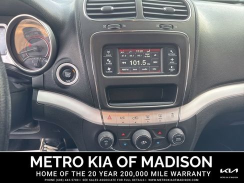 Used 2019 Dodge Journey SE w/ Blacktop Package image 19