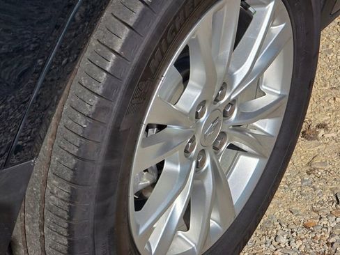 Used 2025 Cadillac XT5 Luxury FWD image 6