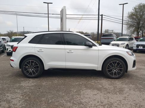 Used 2023 Audi SQ5 Premium Plus w/ Premium Plus Package image 2