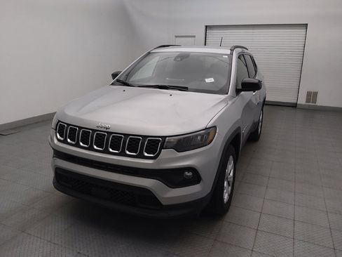 Used 2025 Jeep Compass Latitude AWD/4WD image 15
