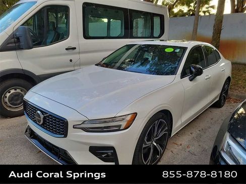 Used 2023 Volvo S60 B5 Ultimate image 4
