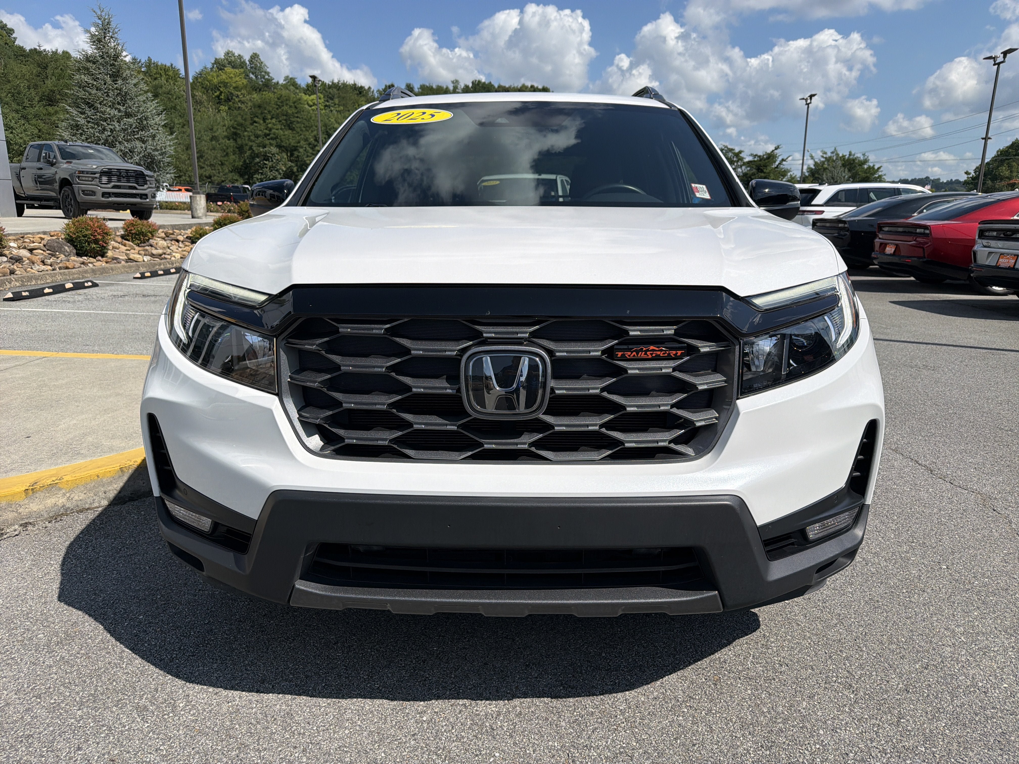 Used 2025 Honda Passport TrailSport image 3