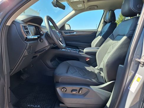 New 2026 Volkswagen Atlas SE FWD image 12
