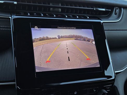 New 2025 Jeep Grand Cherokee Laredo image 18