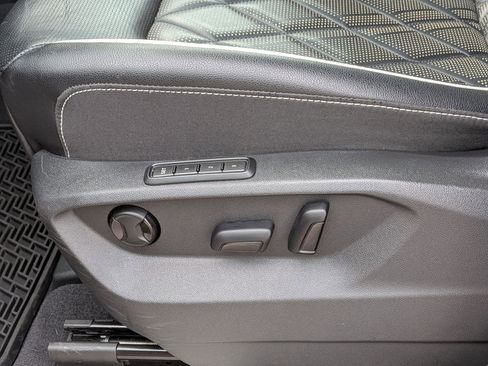 Used 2024 Volkswagen Atlas SEL Premium R-Line image 17