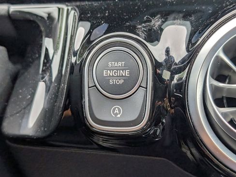 Certified 2025 Mercedes-Benz GLA 250 4MATIC image 17