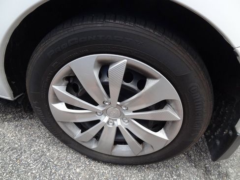 Used 2020 Subaru Impreza 2.0i image 12