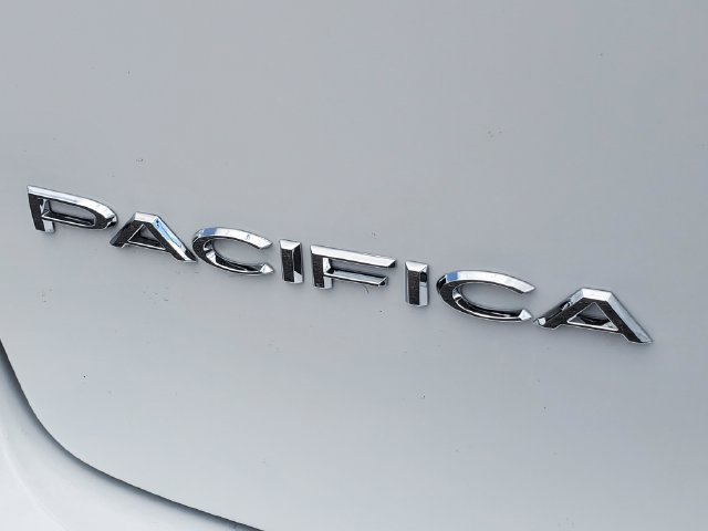 New 2027 Chrysler Pacifica Select AWD/4WD image 17