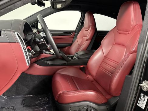 Certified 2023 Porsche Cayenne GTS AWD/4WD image 5