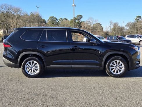 Used 2025 Toyota Grand Highlander AWD image 6