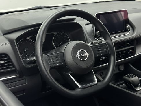 Used 2024 Nissan Rogue S AWD/4WD image 8