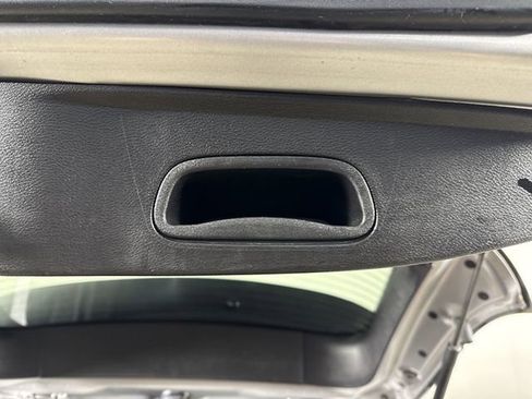 Used 2016 Jeep Cherokee Latitude w/ Cold Weather Group AWD/4WD image 34