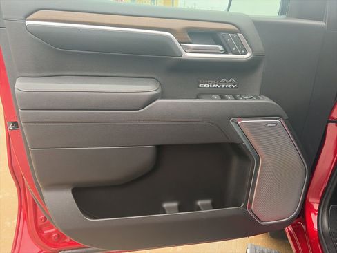 Used 2025 Chevrolet Silverado 1500 High Country w/ Technology Package image 13