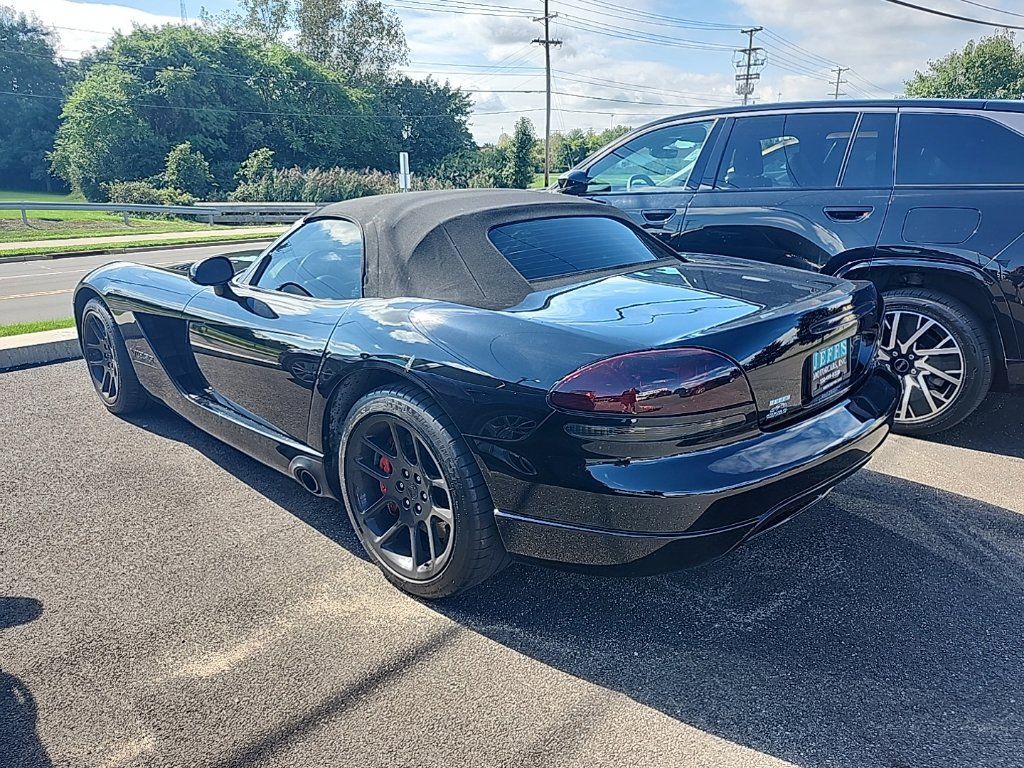 Used 2004 Dodge Viper SRT-10 RWD image 2
