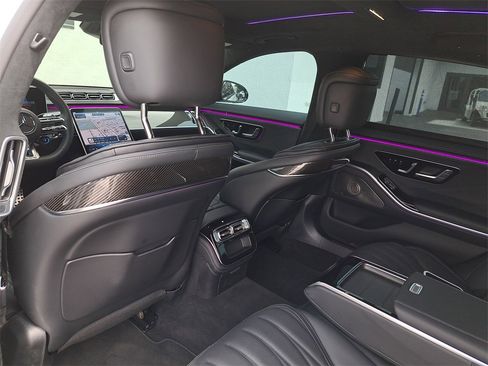 Used 2024 Mercedes-Benz S 63 AMG S w/ Carbon Fiber Exterior Package image 14