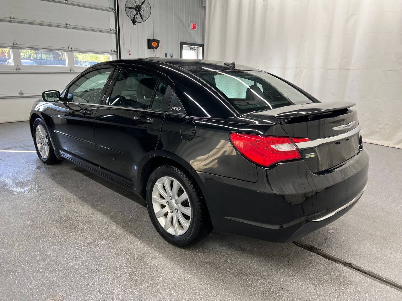 Used 2013 Chrysler 200 Touring FWD image 6