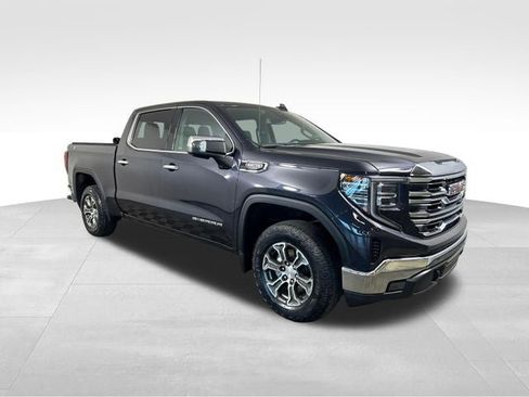 Used 2023 GMC Sierra 1500 SLT w/ SLT Convenience Package AWD/4WD image 8
