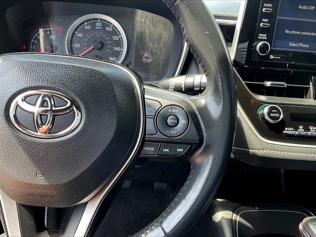 Used 2021 Toyota Corolla SE w/ Special Edition FWD image 9