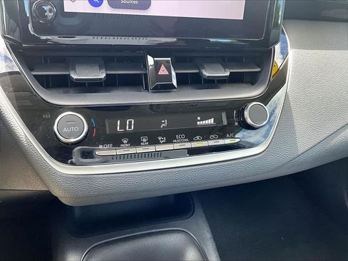 Used 2025 Toyota Corolla LE FWD image 26