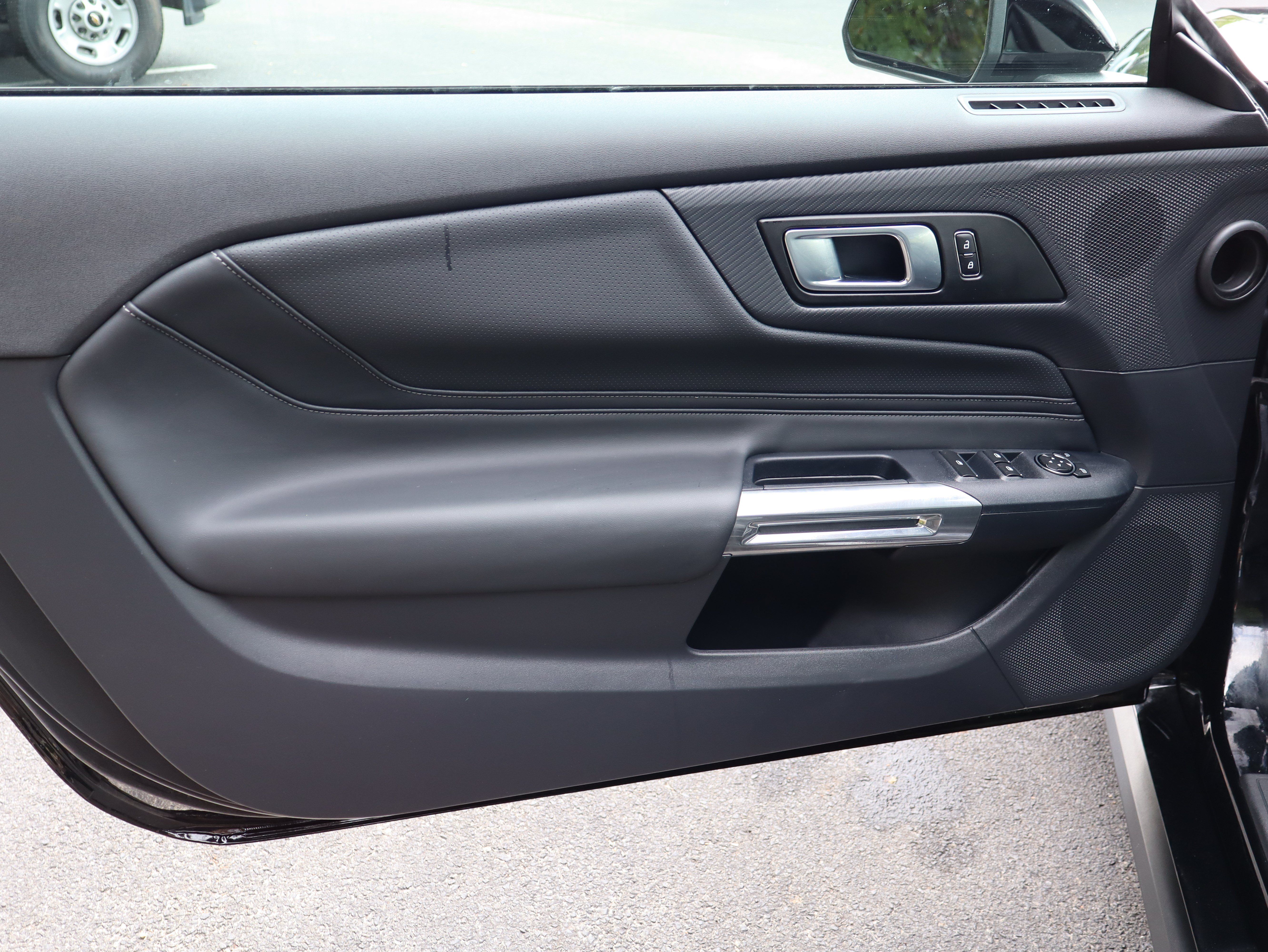 Used 2025 Ford Mustang GT Premium RWD image 20