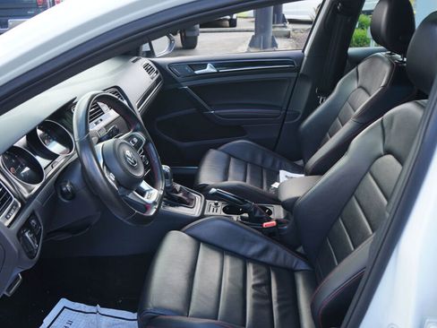 Used 2017 Volkswagen GTI SE image 12