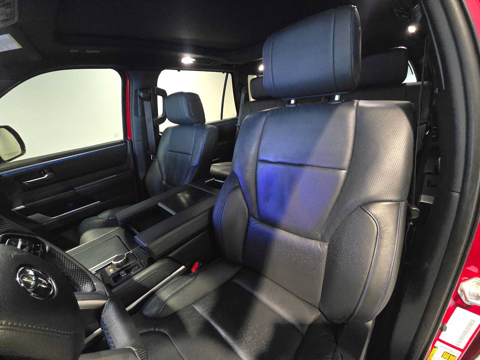 Used 2024 Toyota Sequoia Platinum AWD/4WD image 5