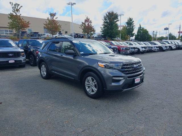 Certified 2021 Ford Explorer XLT w/ Equipment Group 202A AWD/4WD image 2